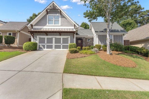Homes For Sale - 11 Beacon Crst Crst<br/> Newnan, GA 30265