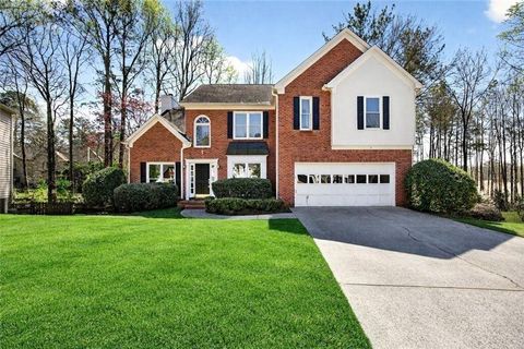 Homes For Sale - 420 Wentworth Downs Court<br/> Johns Creek, GA 30097