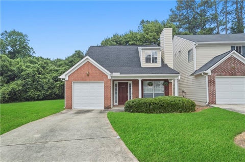 Townhouse For Sale - 117 Hillandale Court<br/> Lithonia, GA 30058