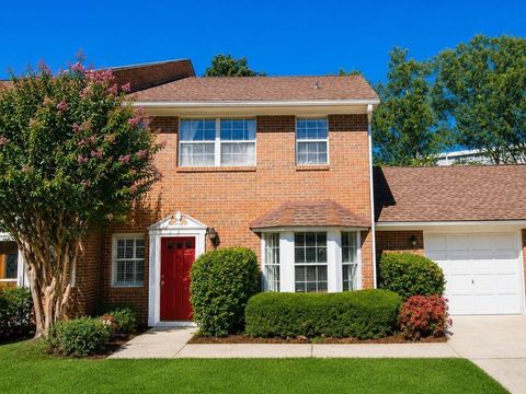 Townhouse For Sale - 111 Mary Gay Court<br/> Decatur, GA 30030