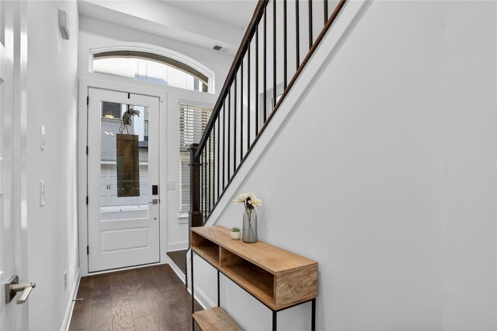 513 NE Broadview Place NE