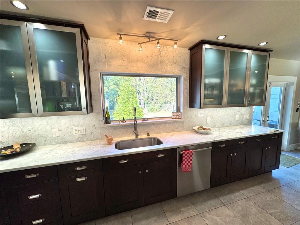 2221 Highview Road SW