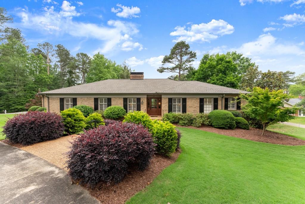 607 E Lake Drive
