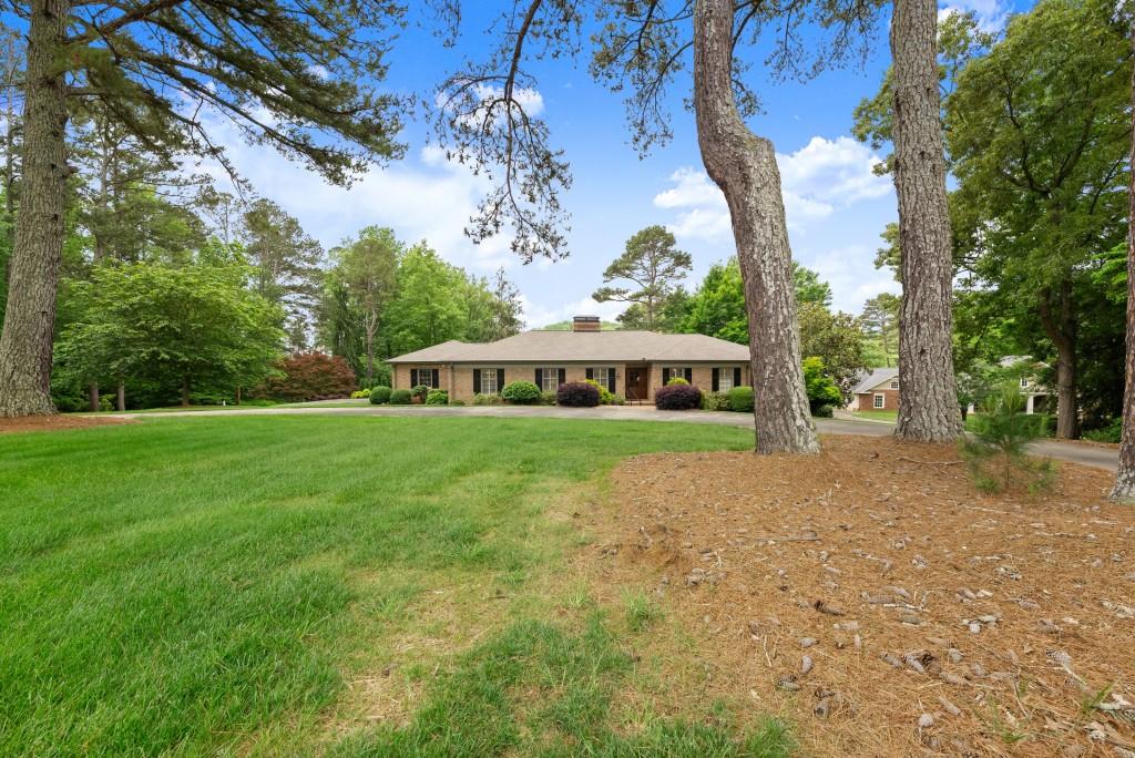 607 E Lake Drive