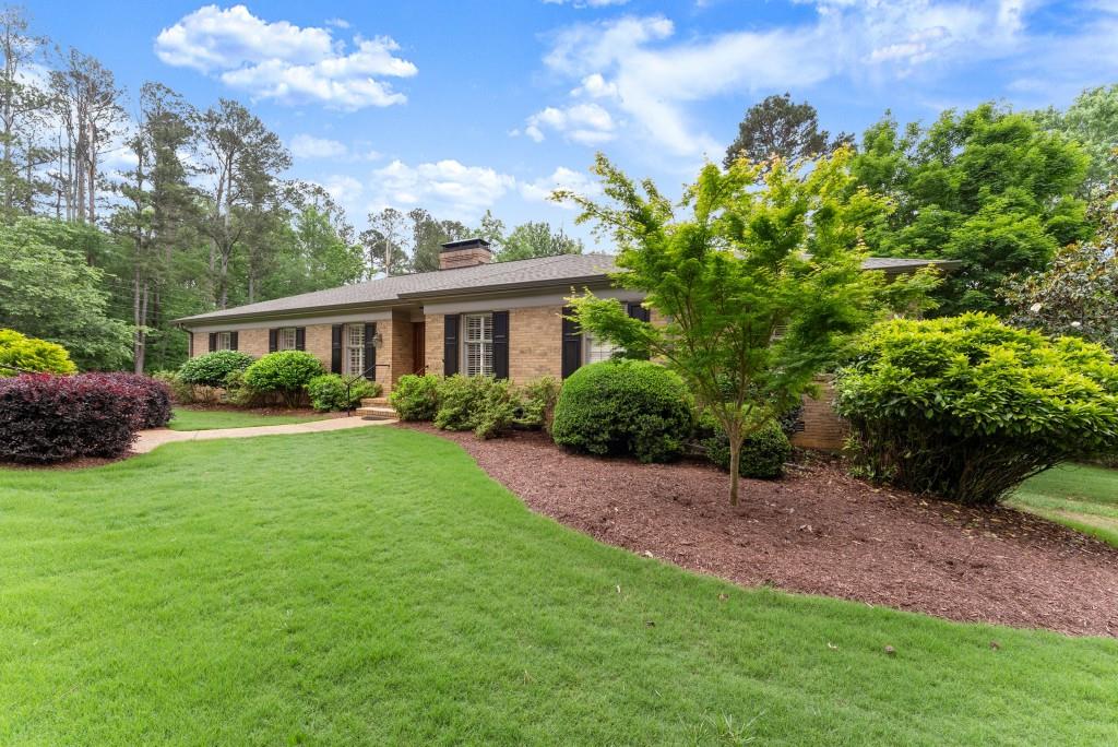 607 E Lake Drive