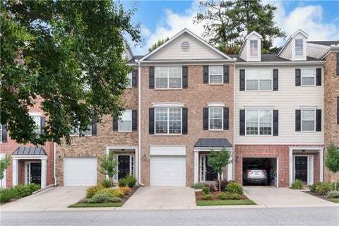 Townhouse For Sale - 3635 Chattahoochee Summit Drive #14<br/> Atlanta, GA 30339