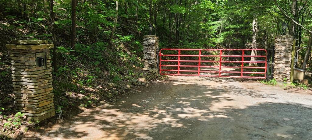 00 MT Sequoyah Road