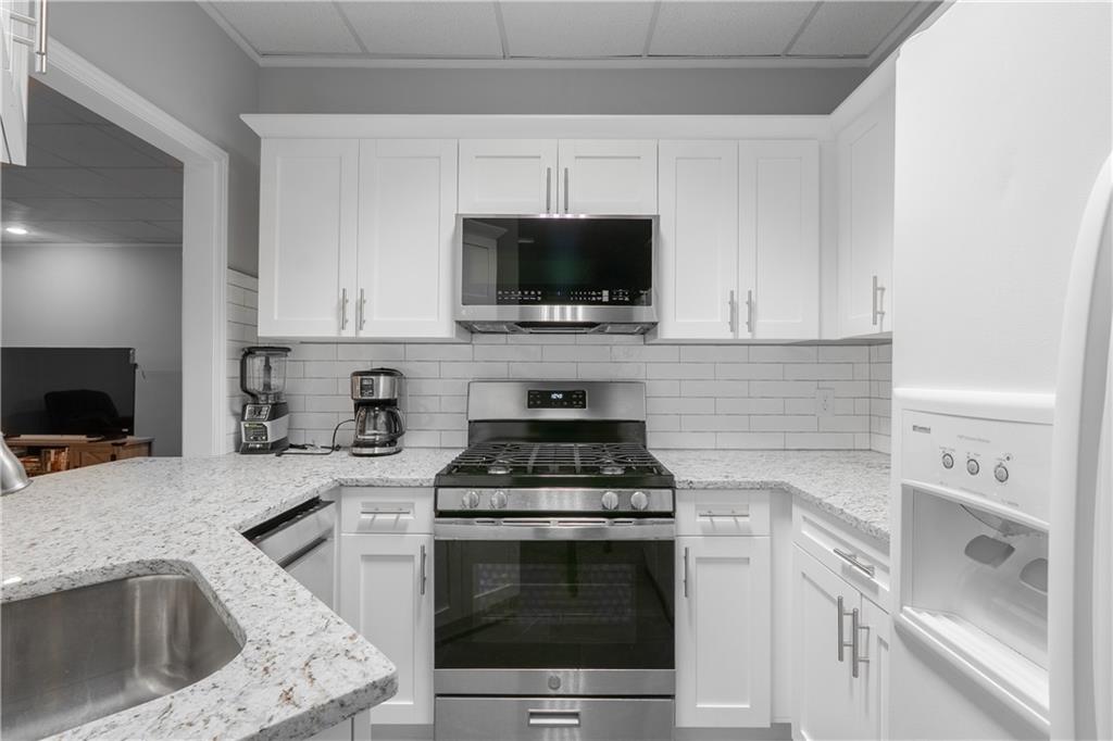 3655 Brisbane Drive, Marietta, Georgia image 35