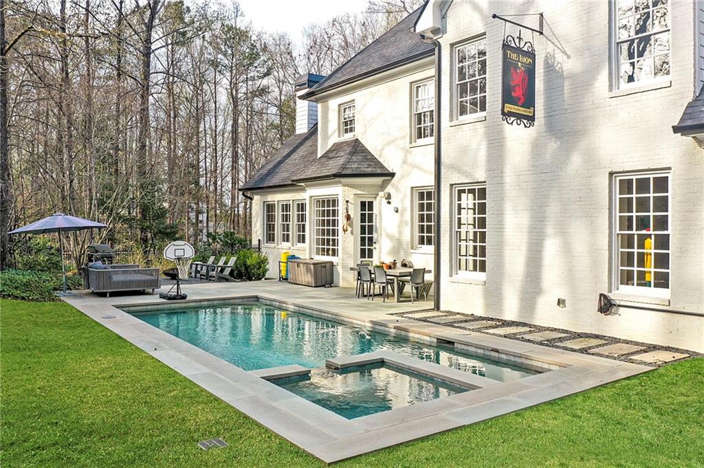 3870 Powers Ferry Road NW