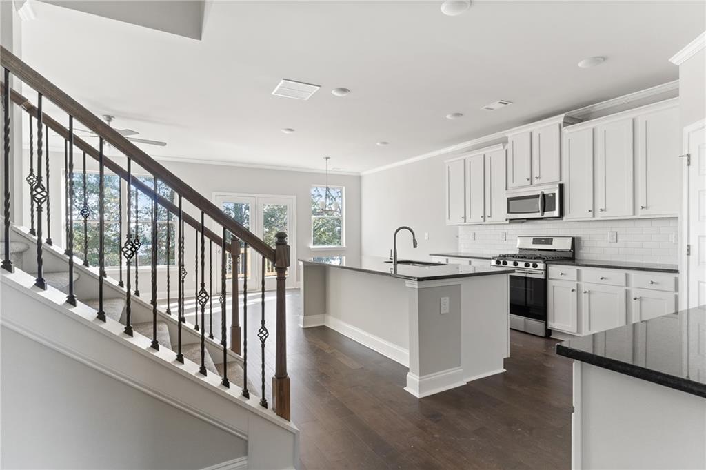 7244 Millbrae Walk, Flowery Branch, Georgia image 6
