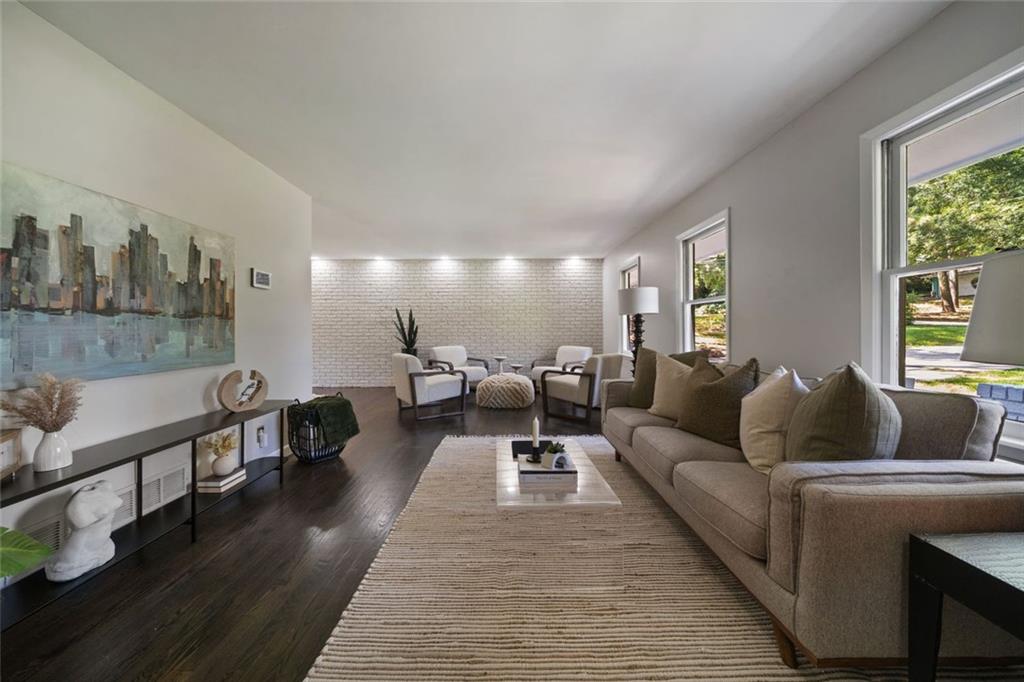 4214 Williamsburg Drive