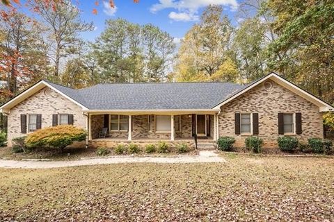 Homes For Rent - 200 Mary Lynn Lane<br/> Fayetteville, GA 30214