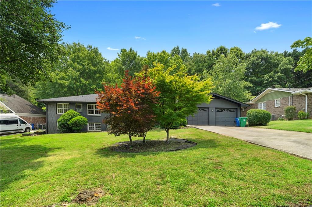2661 Fleur De Lis Place