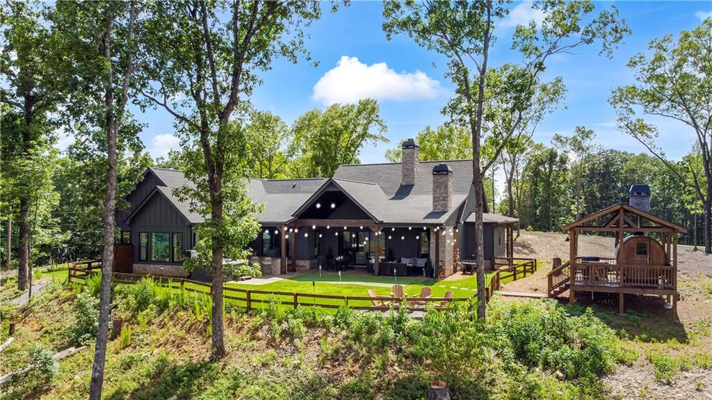 1272 Foxhound Trail NE