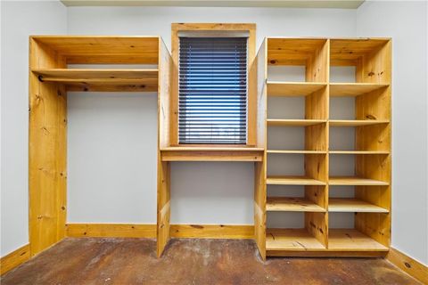 listing image 115