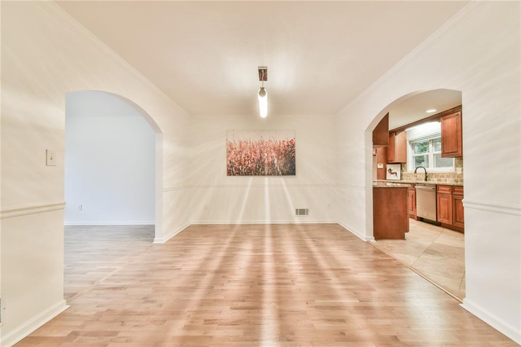 1195 Fielding Way.