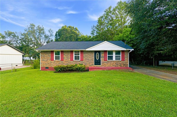 8317 KENDRICK RD, JONESBORO, GA 30238 - Image bc58b6dc2cc9cc40ce45f61ef5b94d8a/119299053