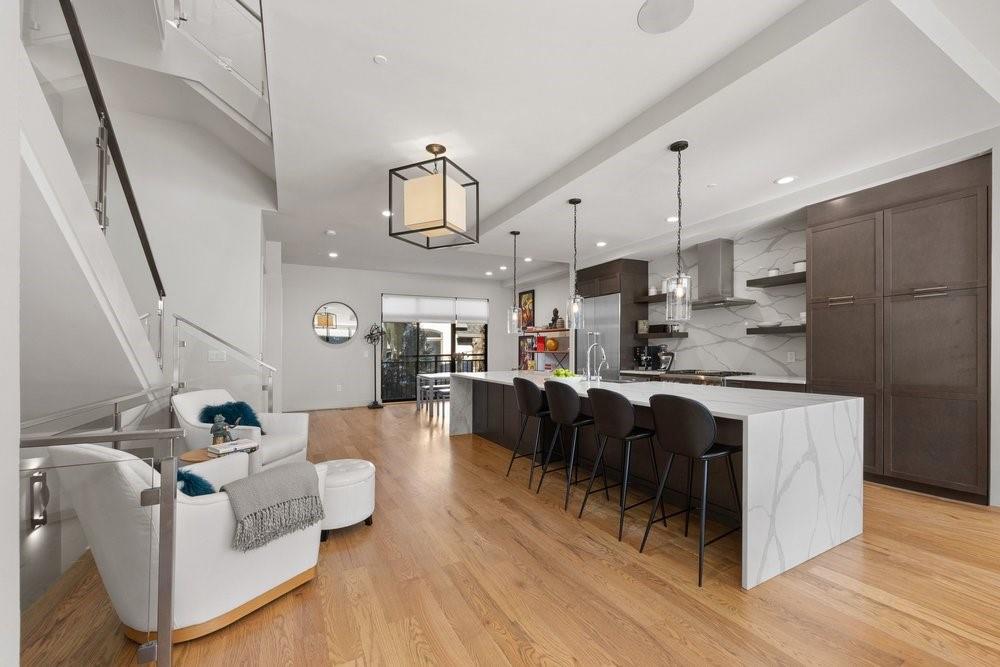 912 Lenox Boulevard NE