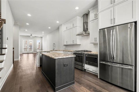 Townhouse For Sale - 4745 Roswell Road<br/> Sandy Springs, GA 30342