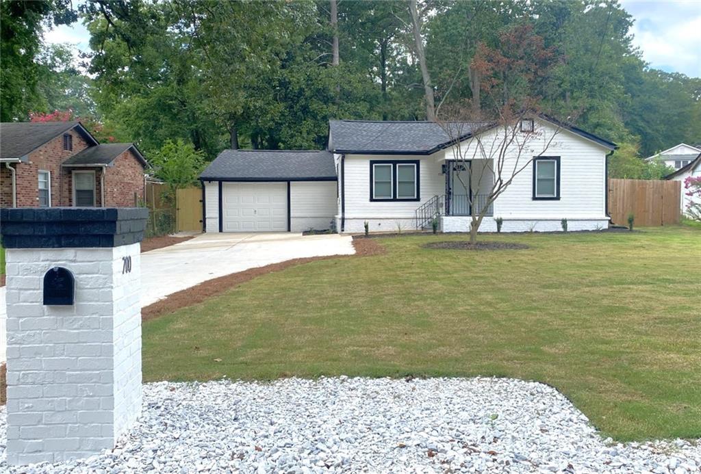 700 Appleton Drive SE