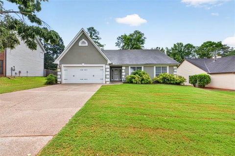 Homes For Sale - 910 Prestonwood Drive<br/> Lawrenceville, GA 30043