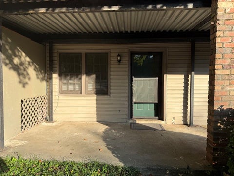Condo For Sale - 3087 Colonial Way #J<br/> Atlanta, GA 30341
