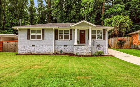 Homes For Sale - 892 Scott Circle<br/> Decatur, GA 30033