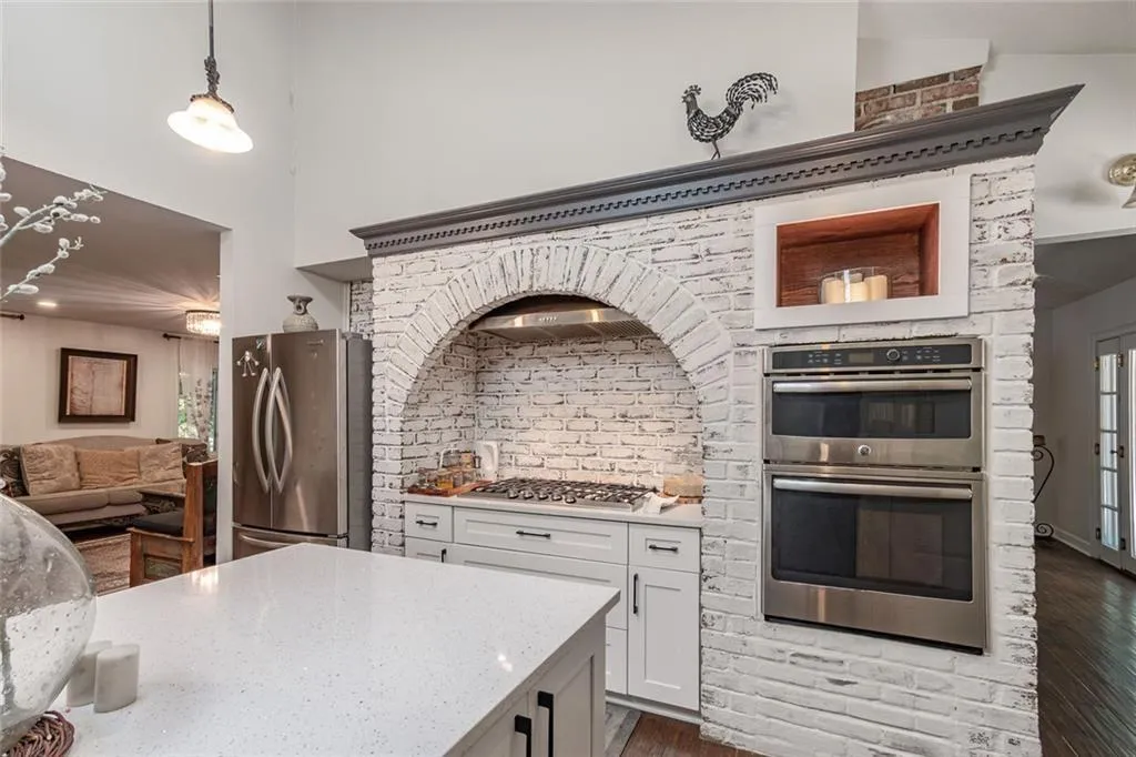 Roswell, Georgia 30048, United States, 3 Bedrooms Bedrooms, ,2 BathroomsBathrooms,Residential,Active,232227