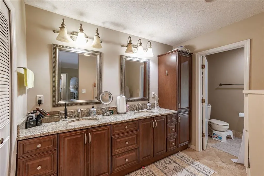 Roswell, Georgia 30048, United States, 3 Bedrooms Bedrooms, ,2 BathroomsBathrooms,Residential,Active,232227