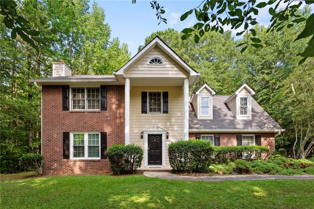Welcome to 115 Granby Lane – A Peaceful Retreat in Windsor Estates. Nestled on a quiet cul-de-sac near the back of the sought-after Windsor Estates neighborhood, this charming 4-bedroom, 2.5-bath home offers privacy, space, and scenic views — including frequent visits from friendly neighborhood deer!
Just 5 miles from historic downtown Fayetteville, this one home owner house combines natural beauty with convenience. Step inside to find updated LVP flooring in the front entry and kitchen, a formal living room and dining room, plus a bright sunroom perfect for morning coffee or afternoon relaxation. The kitchen features granite countertops, white cabinetry, and a nook for a breakfast table, ideal for both everyday meals and entertaining. A spacious 2-car garage provides extra storage options. Upstairs, the primary suite includes space for a king-sized bed, a walk-in closet, and windows overlooking the private, wooded backyard. The en suite bath features a soaking tub and separate stand-up shower. Three additional bedrooms, including a bonus room, offer flexible space for a home office, guest room, or playroom, along with a full bathroom. Don’t miss your opportunity to make this inviting home your own!