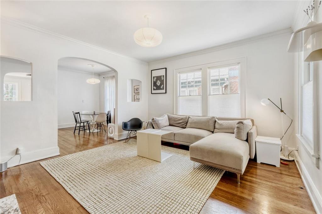 1049 Glenwood Avenue SE