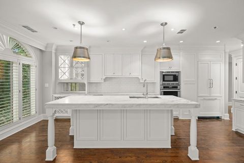 2960 S Pharr Court NW N2 Atlanta GA 30305