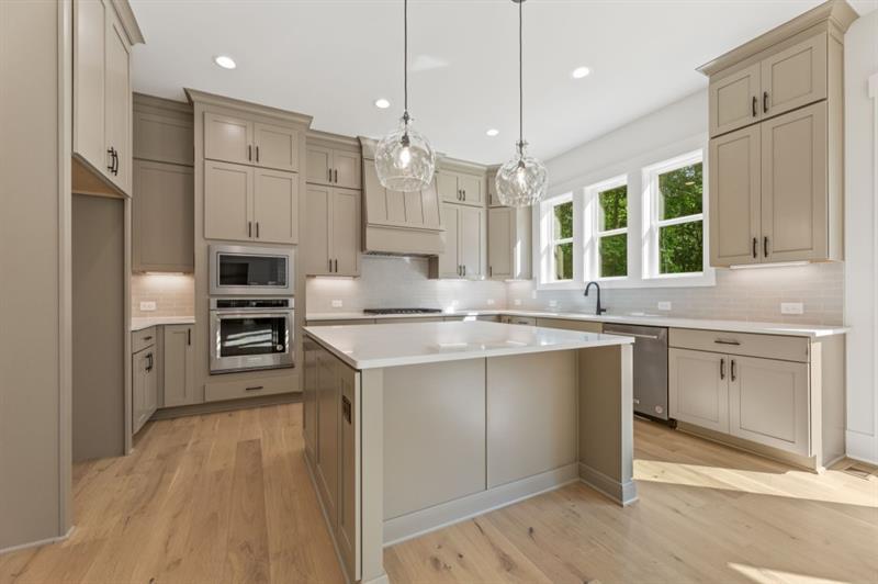 Gainesville, Georgia, 30506, United States, 4 Bedrooms Bedrooms, ,4 BathroomsBathrooms,Residential,Active,2042744
