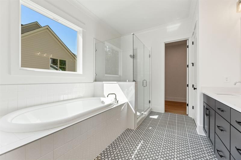 Gainesville, Georgia, 30506, United States, 4 Bedrooms Bedrooms, ,4 BathroomsBathrooms,Residential,Active,2042744