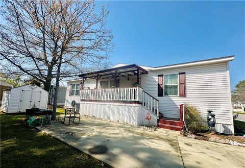 Condo For Sale - 48 E Cardinal Lane<br/> Lawrenceville, GA 30044