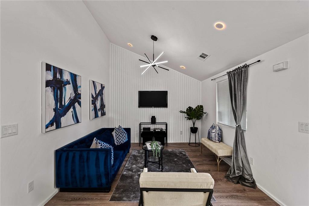 1111 Hillcrest Drive SE