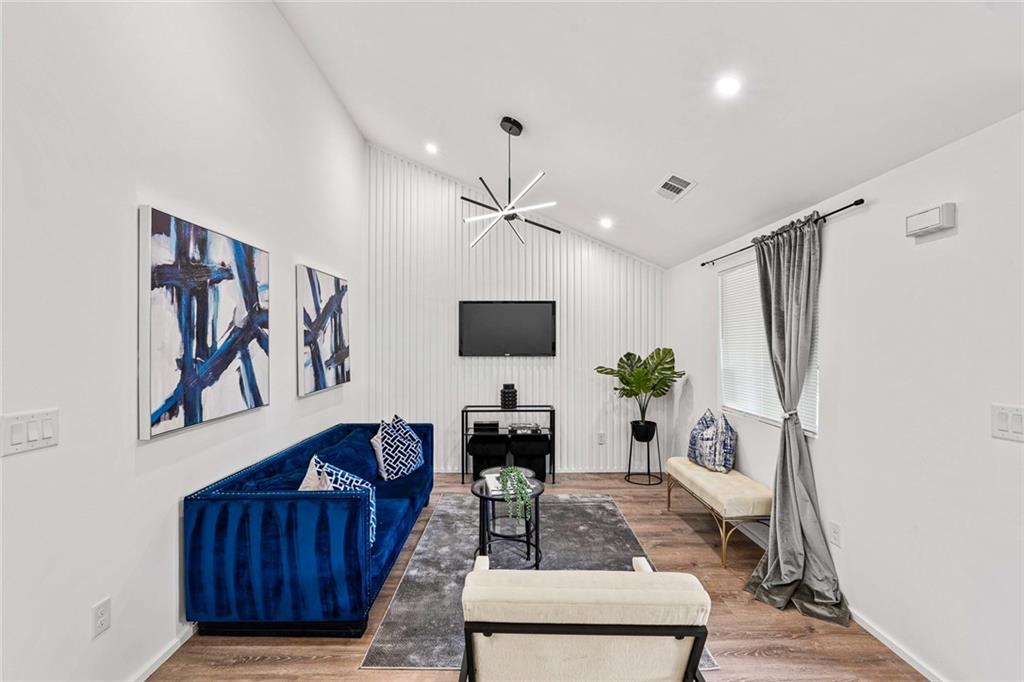 1111 Hillcrest Drive SE