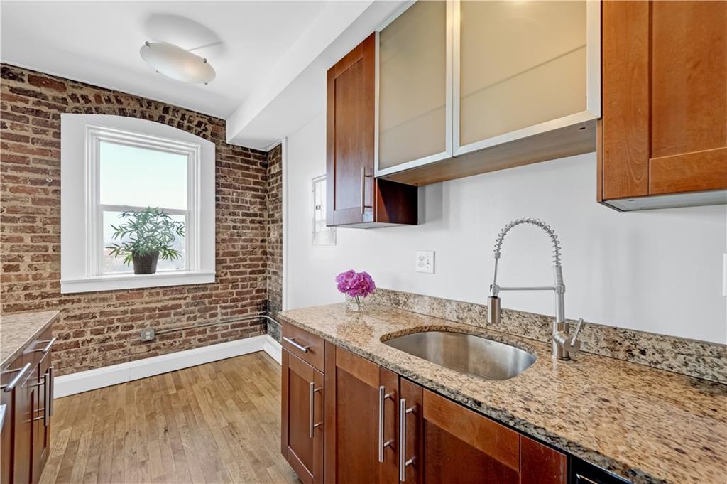 373 Moreland Avenue NE 301