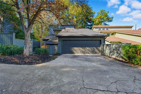 Photo of 2930 Sawtooth Circle, Alpharetta, GA 30022 (MLS # 7670248)