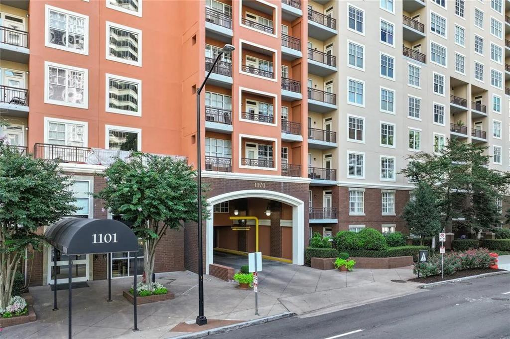 1101 Juniper Street NE Unit #319