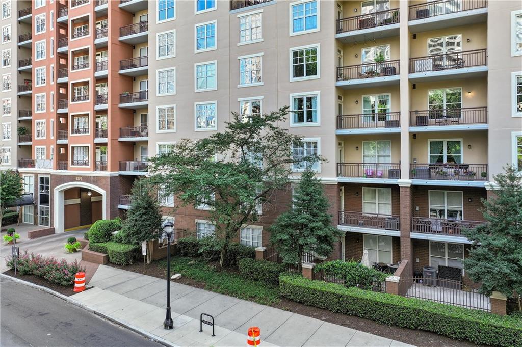 1101 Juniper Street NE #319