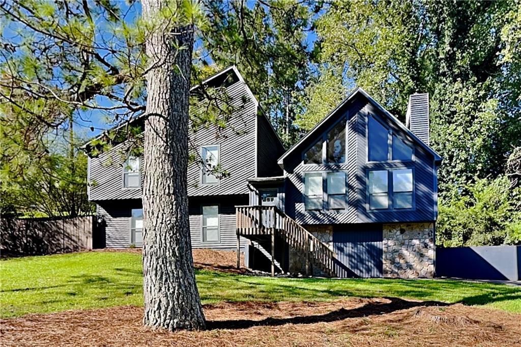Welcome to 570 Charing Cross Dr, a charming home nestled in Marietta, GA.
This lovely property offers:
• Approximately 2,459 square feet of living space
• 3 bedrooms and 3 bathrooms
• Large, open living area perfect for entertaining
• Updated kitchen with stainless steel appliances and granite countertops
• Updated floors throughout main living areas
• Cozy fireplace in family room
• Finished basement with additional living space and storage
• Two-car garage
• Private, fenced backyard with deck - ideal for outdoor relaxation
• Easy access to shopping, dining, and major highways
Built in 1982, this well-maintained home combines classic charm with modern updates. The bright, airy interior and flowing floor plan create an inviting atmosphere. 570 Charing Cross Dr offers the perfect blend of suburban tranquility and convenience to Atlanta amenities. Don't miss this opportunity to make this house your home!