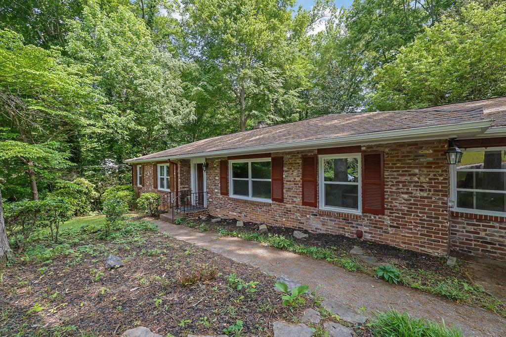 1981 Bramblewood Drive, Brookhaven, Georgia image 3