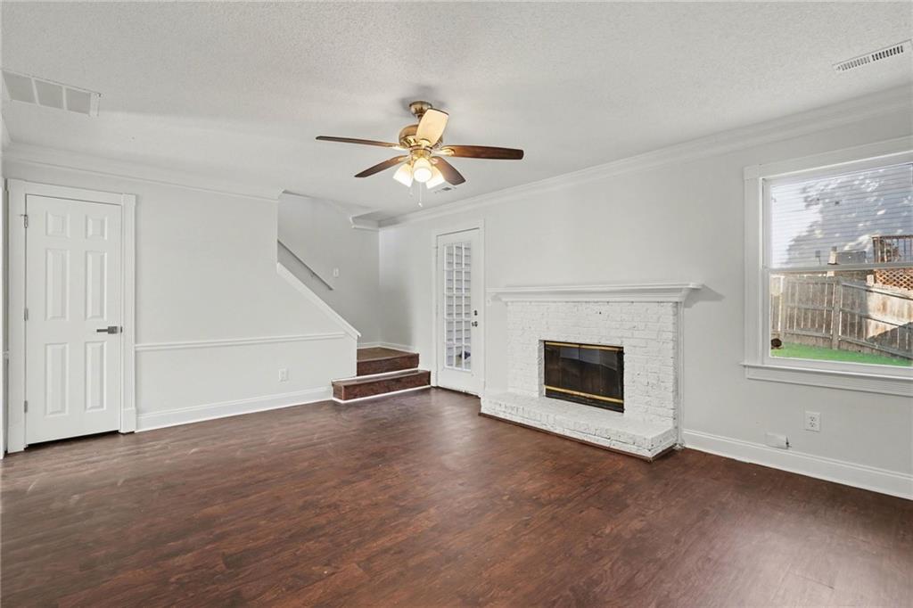 1230 Poplar Pointe SE