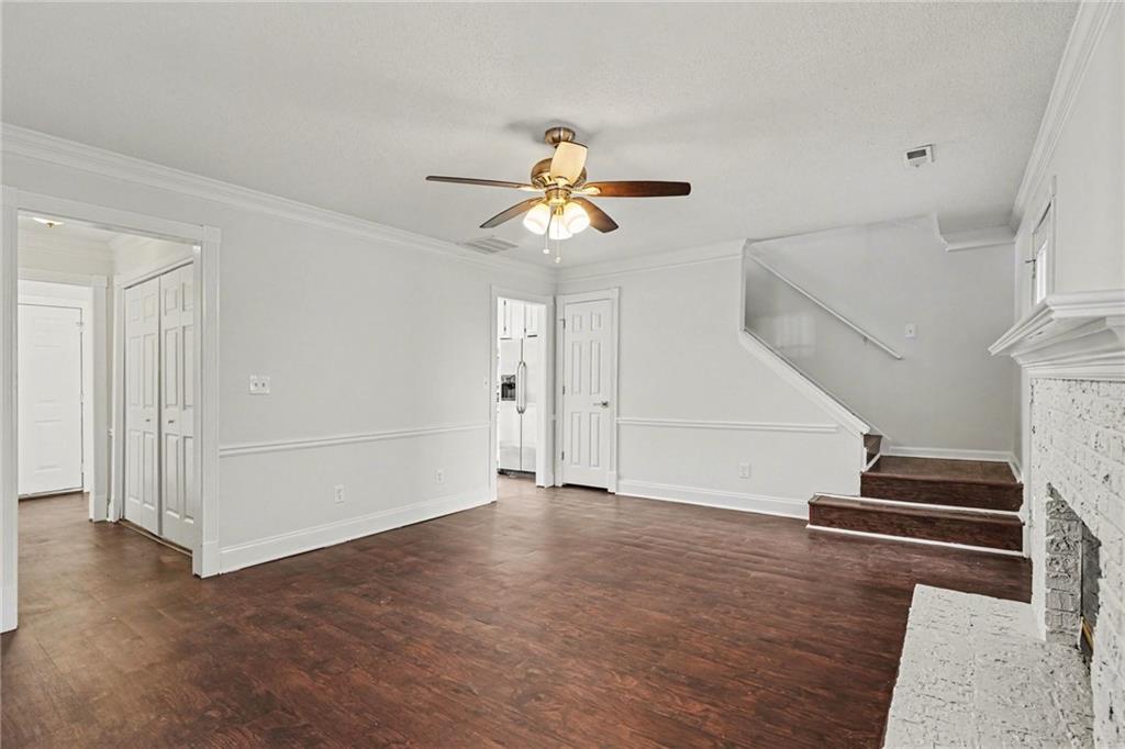 1230 Poplar Pointe SE