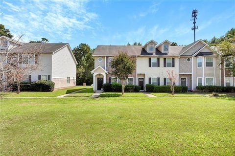 Townhouse For Sale - 8662 Thomas Road<br/> Riverdale, GA 30274