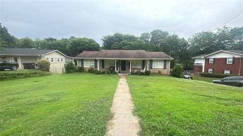Homes For Sale - 202 Cherry Hill Drive<br/> Calhoun, GA 30701