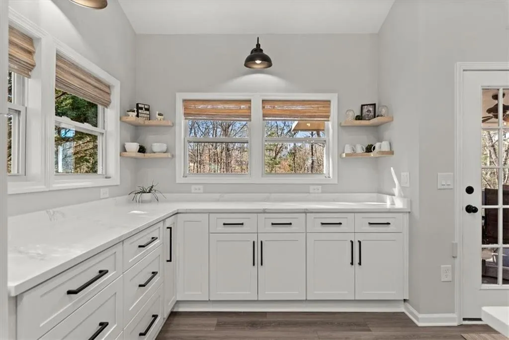 Cumming, Georgia 30041, United States, 4 Bedrooms Bedrooms, ,3 BathroomsBathrooms,Residential,Pending,77494