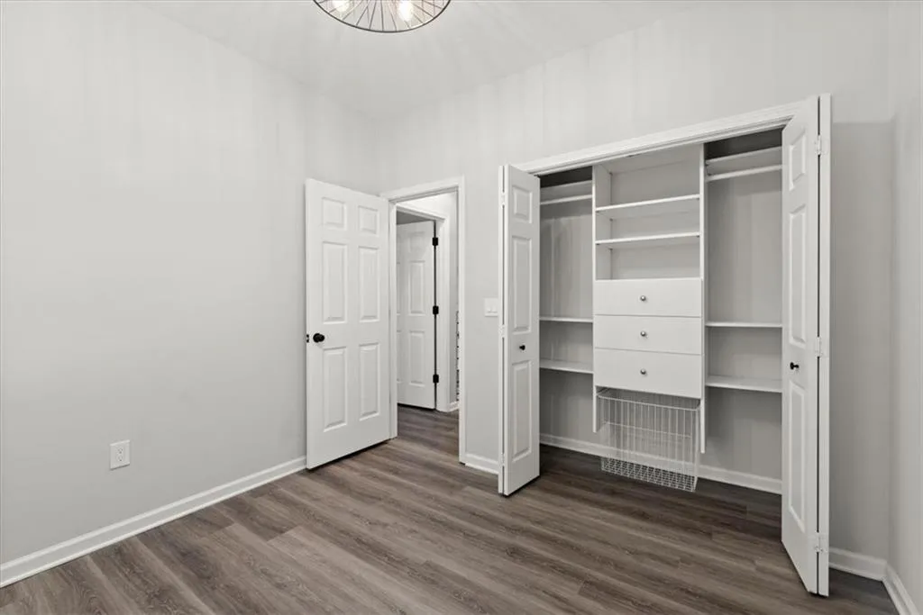 Cumming, Georgia 30041, United States, 4 Bedrooms Bedrooms, ,3 BathroomsBathrooms,Residential,Pending,77494