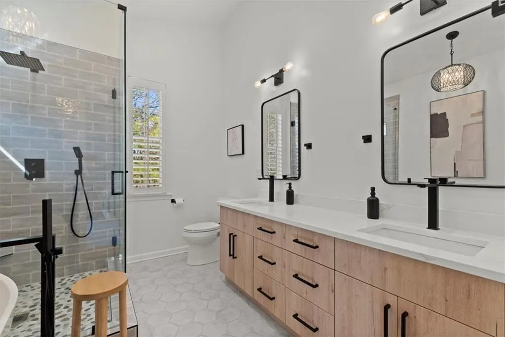 Cumming, Georgia 30041, United States, 4 Bedrooms Bedrooms, ,3 BathroomsBathrooms,Residential,Pending,77494